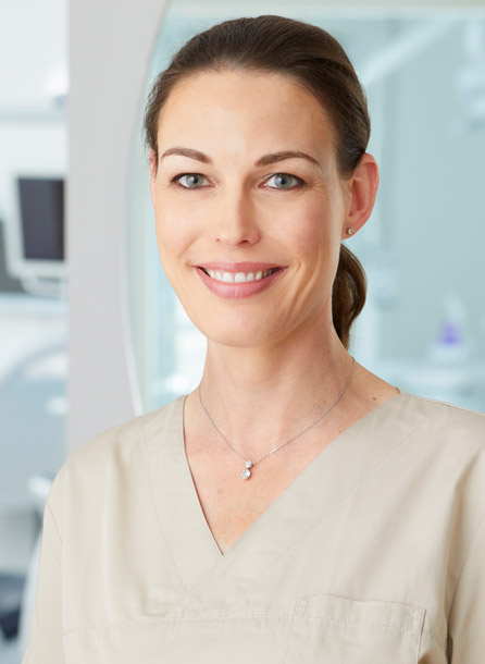 Dr. Maya Memmel